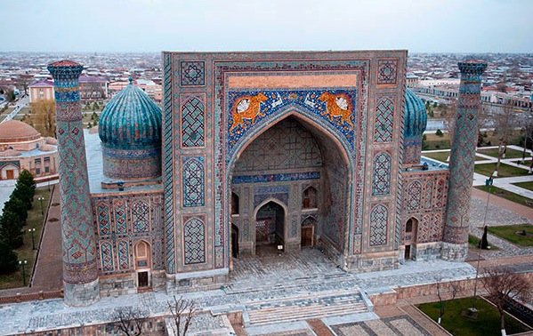 madrassa-sherdor-ouzbekistan